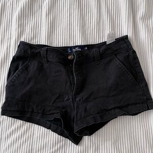 Medium black holister shorts